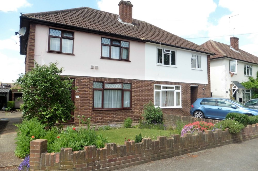 3 bedroom property in Penton Road, StainesuponThames, TW18 £460,000