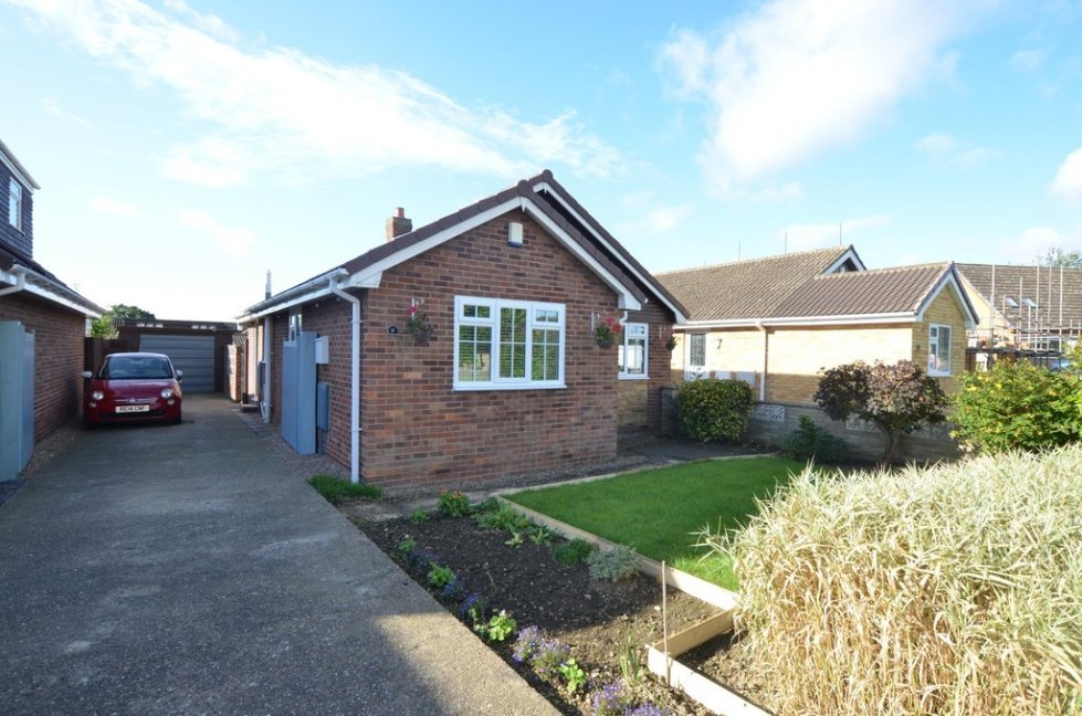 3 bedroom property for sale in Belvedere Drive, Darfield Offers over