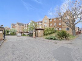 Highgrove Mews, GRAYS thumb 1