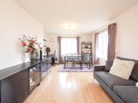 Highgrove Mews, GRAYS thumb 2
