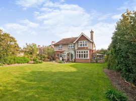 Brassey Avenue, Eastbourne photo