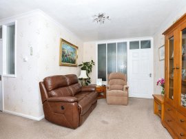 Barker Close, Rushden thumb 2