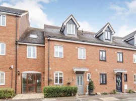 Hopton Grove, Newport Pagnell thumb 1