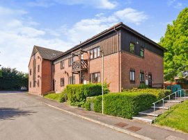 Roebuck Court, Didcot thumb 1