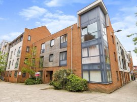 Castle Way, Southampton photo