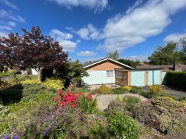 Milton Gardens, Oadby, Leicester thumb 1