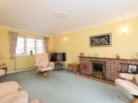 Reeves Close, West Wellow, Romsey thumb 2