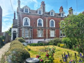 Cliff Road, Dovercourt, HARWICH photo