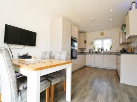 Claridge Close, Shrivenham, Swindon thumb 3