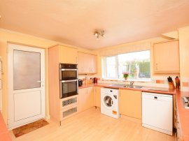 Westminster Road, Wellingborough thumb 3