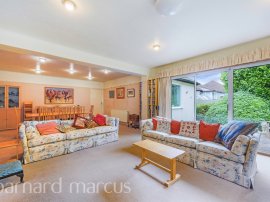 Great Tattenhams, Epsom thumb 3