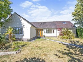 Insley Crescent, Broadstone photo