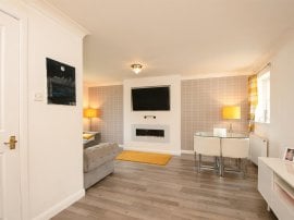 Meadow Rise, Newton Mearns, Glasgow thumb 3