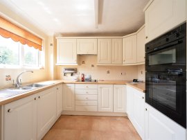 Mey Close, Waterlooville thumb 3