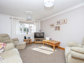 Kempshorne Close, Lowestoft thumb 2