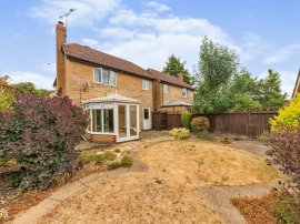 Roebuck Close, Hertford thumb 2