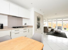Wheatsheaf Way, Clowne, Chesterfield thumb 2