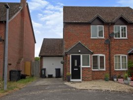 Vicarage Gardens, Netheravon, Salisbury thumb 1