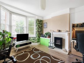 Shrublands Avenue, Berkhamsted thumb 2