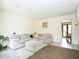 Guthrie Close, CALNE thumb 2