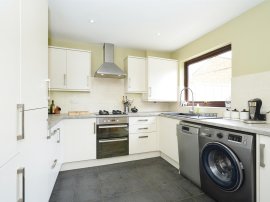 Guthrie Close, CALNE thumb 3