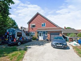 London Road, Hailsham thumb 1