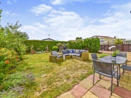Allington Gardens, Allington, Grantham thumb 2