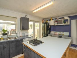 Walton Court, Fareham thumb 2