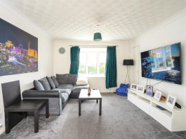 Walton Court, Fareham thumb 3