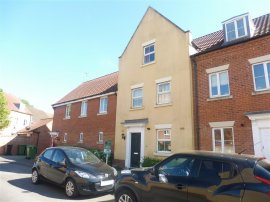 Trafalgar Way, DISS photo