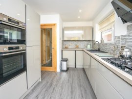 Blackbrook Road, Fareham thumb 2