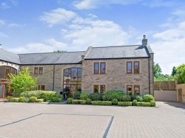 Manor Court, Normanton thumb 1
