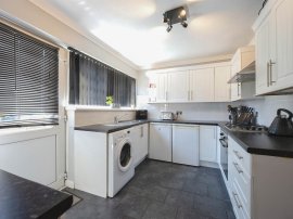Bliss Close, Waterlooville thumb 3