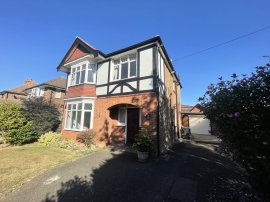 Parklands Avenue, BOGNOR REGIS photo