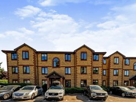 Kinnaird Close, Slough thumb 1