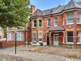 St. James Avenue, London photo