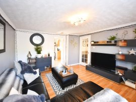 Turnberry Wynd, Irvine thumb 2