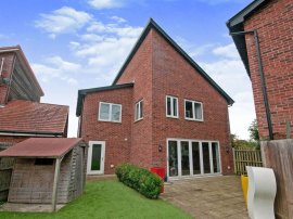 Sunflower Lane, Polegate thumb 2