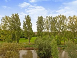 Provis Wharf, Canalside, Aylesbury thumb 1