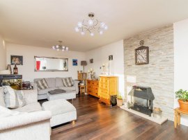 Claydon Drive, Lowestoft thumb 3