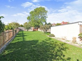 Suttons Lane, HORNCHURCH thumb 2