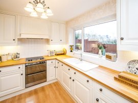 Foxcroft Drive, Brighouse thumb 2