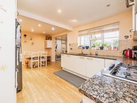 Pavenham Close, Lower Earley, READING thumb 3