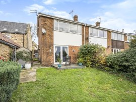 Ravensmead Court, Bolton-Upon-Dearne, Rotherham thumb 1