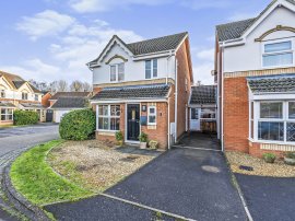 Sovereign Close, Totton, Southampton thumb 1