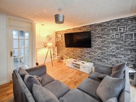 Gigha Crescent, Broomlands, Irvine thumb 2