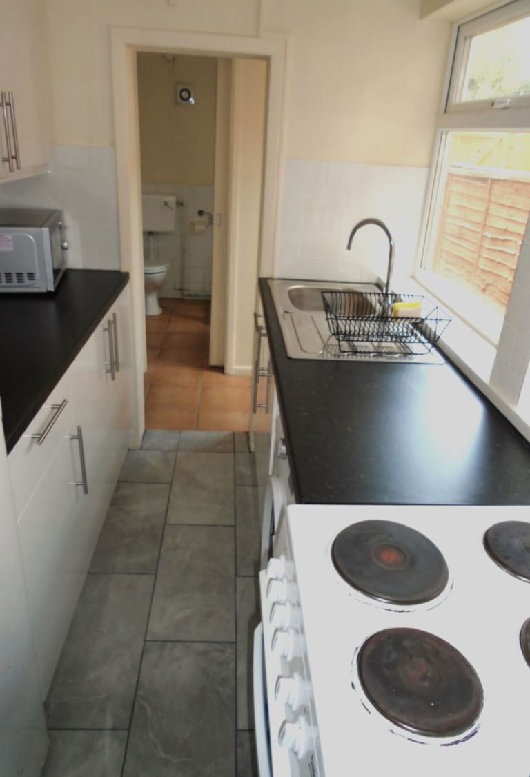6 School Terrace, B29 6DY Image 2