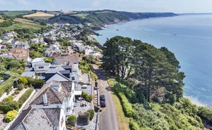 Click for details Bay View Road, Looe, PL13 photo