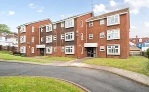 Click for details Mead Close, Paignton, Devon, TQ3 photo