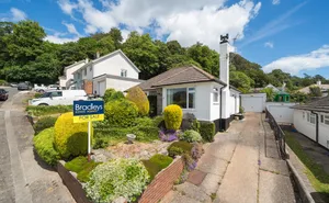 Click for details Froude Avenue, Torquay, Devon, TQ2 photo